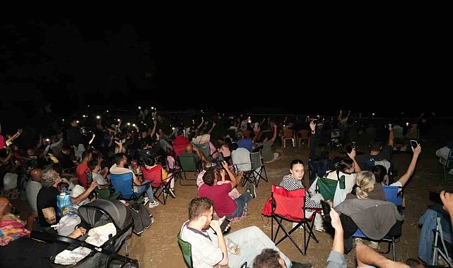 Binlerce kişi Perseid meteor yağmurunu izlemek için Yenişehir'e akın etti