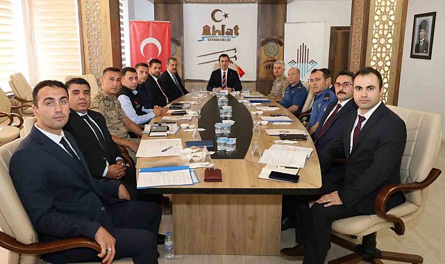 Bitlis'te Ahlat Şenlikleri öncesi güvenlik ve asayiş toplantısı düzenlendi
