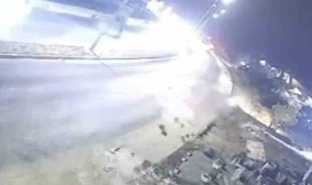 Bodrum'da kontrolden çıkan otomobil AVM'nin otoparkına yuvarlandı