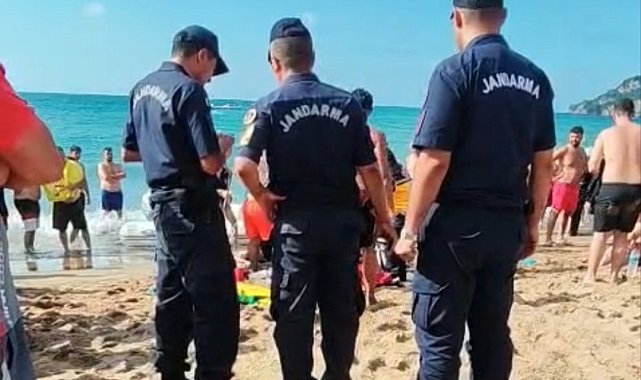 Boğulma tehlikesi geçiren genci ekiplerin müdahalesi kurtardı