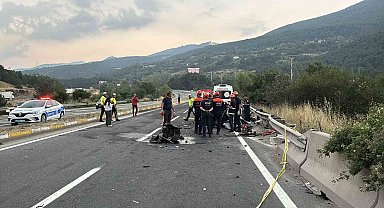 Bolu D-100'de iki otomobil kafa kafaya çarpıştı: 1 ölü, 2 yaralı