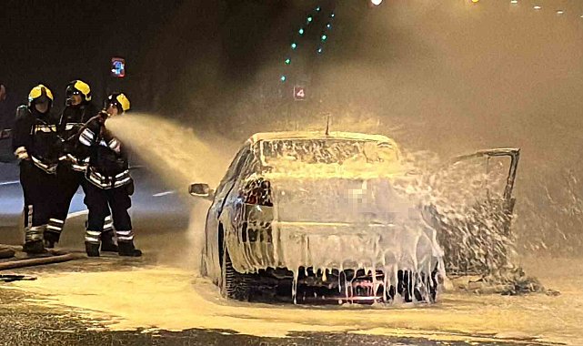 Bolu Dağı Tüneli'nde otomobil alev topuna döndü: Trafik kilitlendi