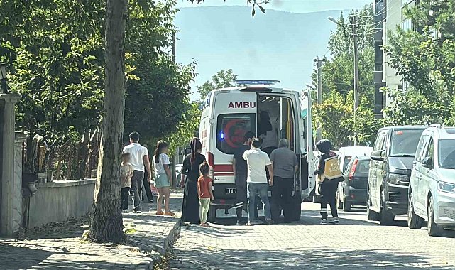 Bolu'da genç kız balkondan düştü