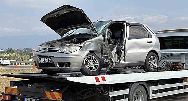 Bolu'da hafif ticari araç ile otomobil çarpıştı: 6 yaralı