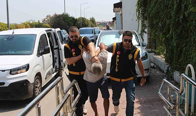 Boşandığı eşini bıçaklayan şüpheli adliyeye sevk edildi