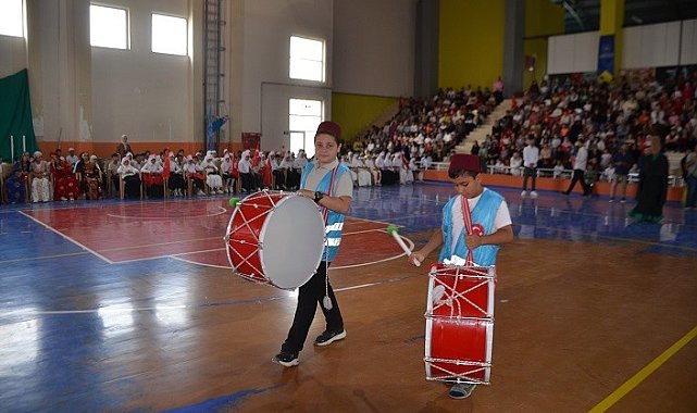 Bulanık'ta TÜGVA yaz okulu coşkusu: 2 bin 500 öğrenci mezuniyet sevinci yaşadı