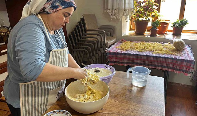Buldanlı kadınlar kışlık gıda hazırlıklarına başladı