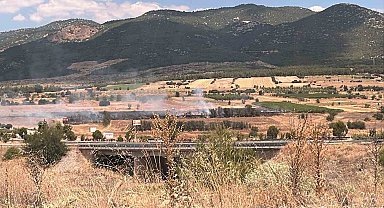 Burdur'da 20 dönümlük otluk alanda yangın