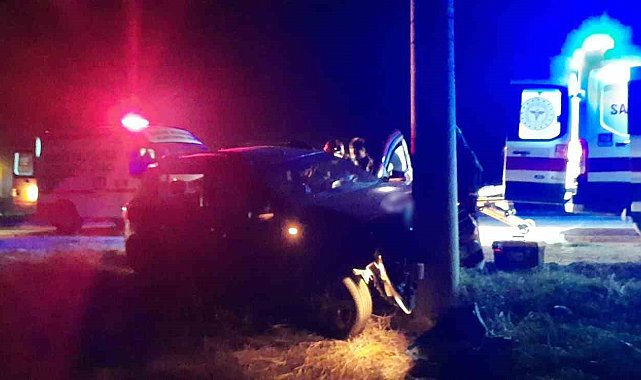 Burdur'da otomobil elektrik direğine çarptı: 1 yaralı