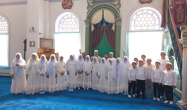 Burhaniye'de Yaz Kur'an Kursunda hatim töreni yapıldı