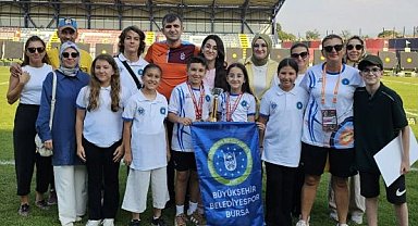Bursa Büyükşehir Belediyesporlu okçulardan 3 madalya