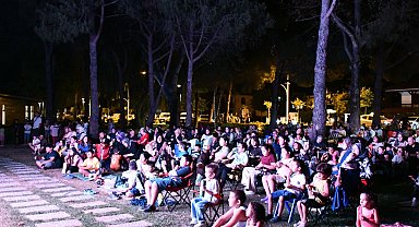 Bursa İznik'te yazlık sinema sezon finali yaptı