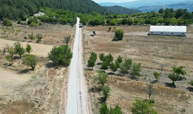 Bursa Keles'te yollar hem yenileniyor, hem genişliyor