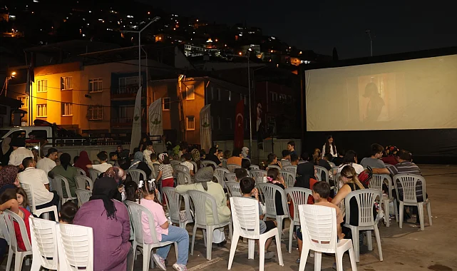 Bursa Osmangazi'de yaz akşamları sinema keyfiyle renklendi