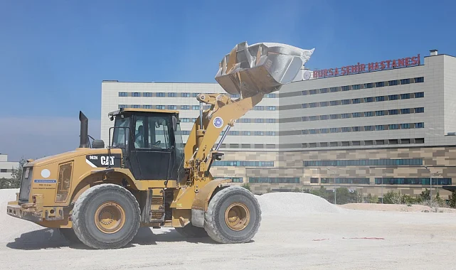 Bursa Şehir Hastanesi'nin iç yollarına Büyükşehir eli