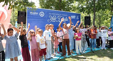 Bursa Yıldırım Gençlik Merkezi Yaz Okulu'nda mezuniyet coşkusu