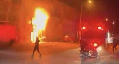 Bursa'da iş yeri alev alev yandı