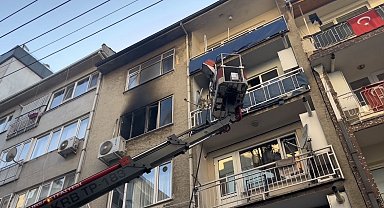 Bursa'da korkutan yangın...Mahalleli sokağa döküldü