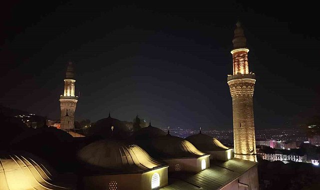 Bursa'da Mevlid Kandili Ulu Cami'de dualarla idrak edildi
