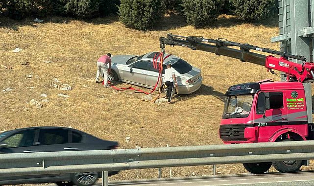 Bursa'da otomobil bariyerleri aşarak tarlaya uçtu