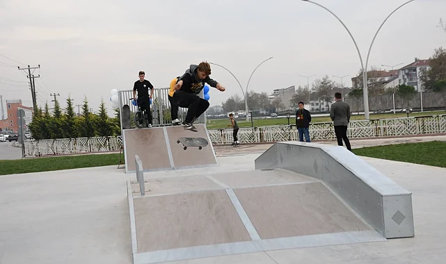 Bursa'da İnegöllü gençlere yeni kaykay park