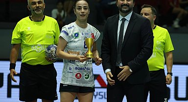 Bursalı kadın hentbolcular Cumhurbaşkanlığı Kupası'na yaklaştı