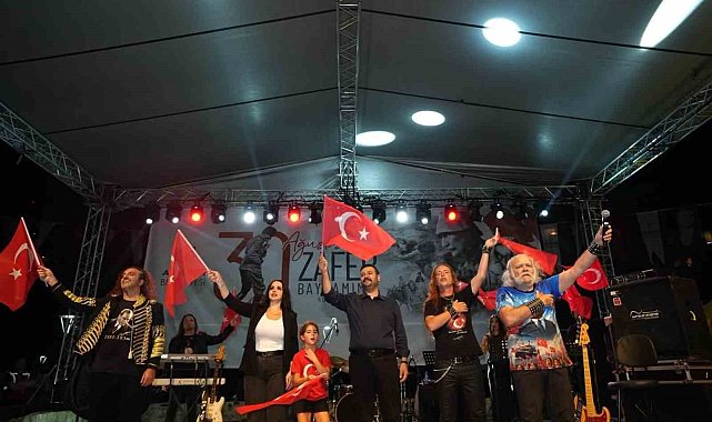 Büyük Zafer'in 104'üncü yılı Ataşehir'de coşkuyla kutlandı