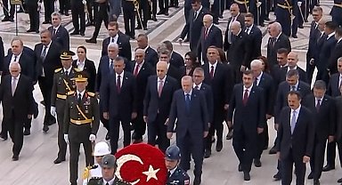 Büyük Zafer'in 104. yıl dönümünde devlet erkanı Anıtkabir'de