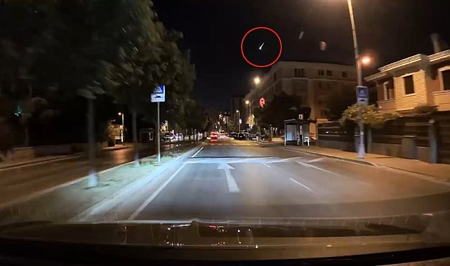 Büyükçekmece semalarında göktaşı düşme anı kamerada