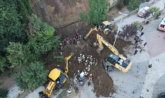Büyükçekmece'de göçük altında 2 kişinin kaldığı iddiası üzerine kurtarma çalışmaları sürüyor
