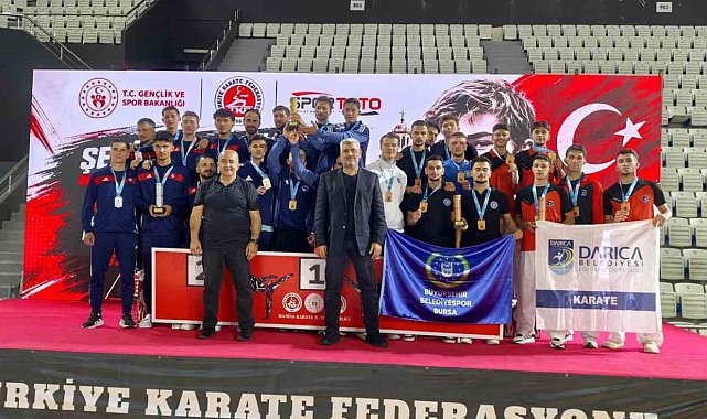 Büyükşehir sporcuları madalyaları topluyor