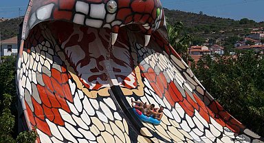 Büyükşehir'den gençlere aquapark keyfi