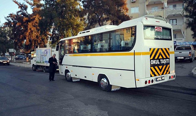 Büyükşehir'den İzmir'e 400 yeni servis aracı plakası