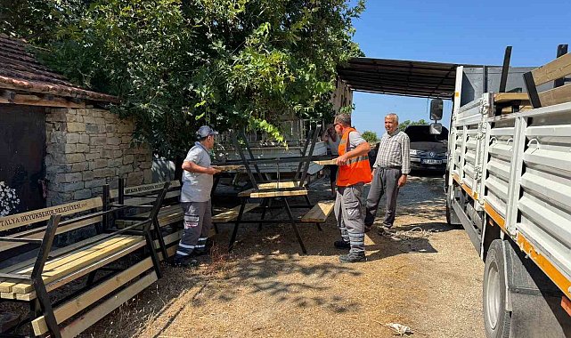 Büyükşehir'den Manavgat'a bank ve piknik masası desteği