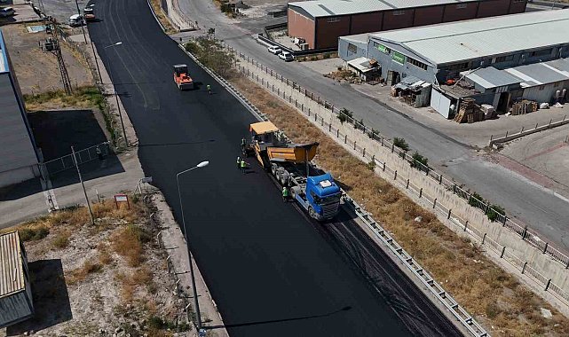 Büyükşehir'den Sazyolu Caddesi'nde 35 milyon TL'lik asfalt çalışması