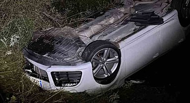 Çamardı'da otomobil şarampole devrildi: 2 yaralı