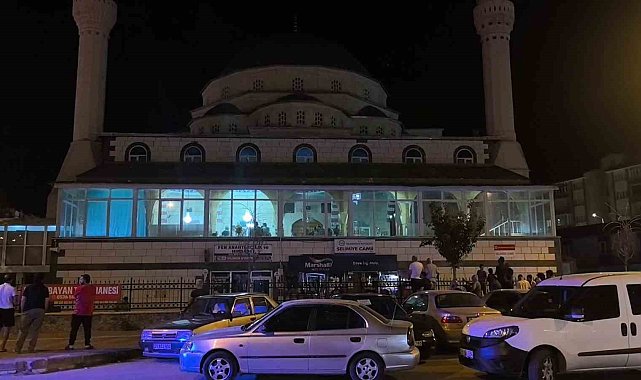 Camide asılı halde bulundu