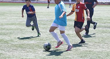 Camiler arası futbol turnuvasında ilk düdük çaldı