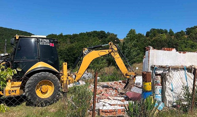 Çanakkale'de 16 kaçak yapı yıkıldı