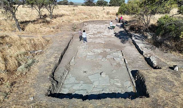 Çanakkale'de 2 bin yıllık Roma Caddesi gün yüzüne çıkarılıyor