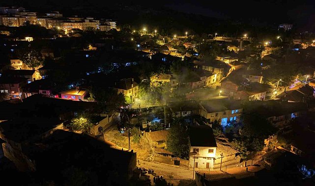 Çankırı'da alevlere teslim olan ev küle döndü