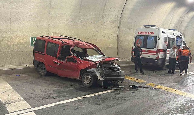 Cankurtaran Tüneli'nde kaza: 2 yaralı
