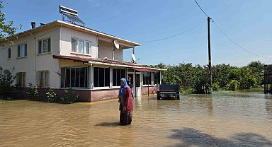 Çarşamba'yı sel aldı: Tarım alanları ve evler sular altında kaldı