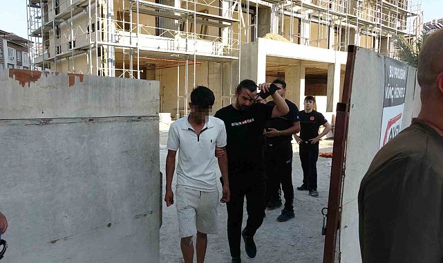 Çatıya çıkan işçi para hesabına yatınca aşağıya indi