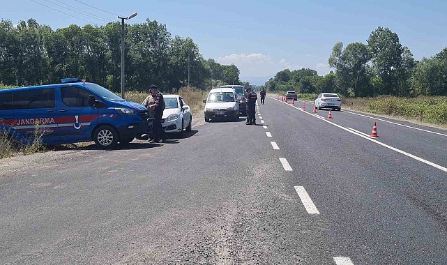 Çaycuma'da jandarmadan kara yolunda sıkı güvenlik denetimi