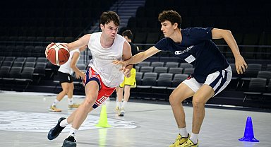 Çayırova'da, geleceğin basketbolcuları seçmelerde ter döktü