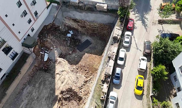 Çekmeköy'de yıkılan istinat duvarı havadan görüntülendi