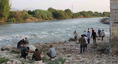Ceyhan Nehri'ne serinlemek için giren 2 çocuk kayboldu
