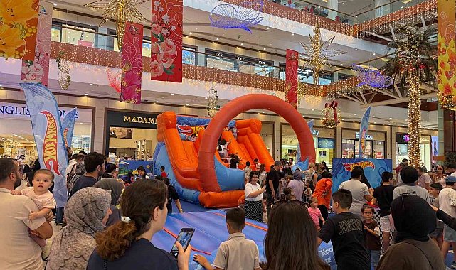 Ceylan Karavil Park AVM'de Hot Wheels heyecanı