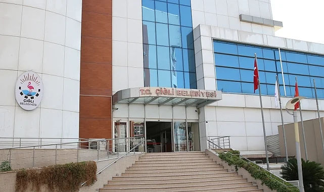 Çiğli Belediye Başkanı Yıldız'ın makam aracına silahlı saldırı!